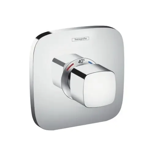 Chromfarbener Wandthermostat mit quadratischem Design und Temperaturanzeige bis 40°C, aus der Hansgrohe Badarmaturen-Kollektion.
